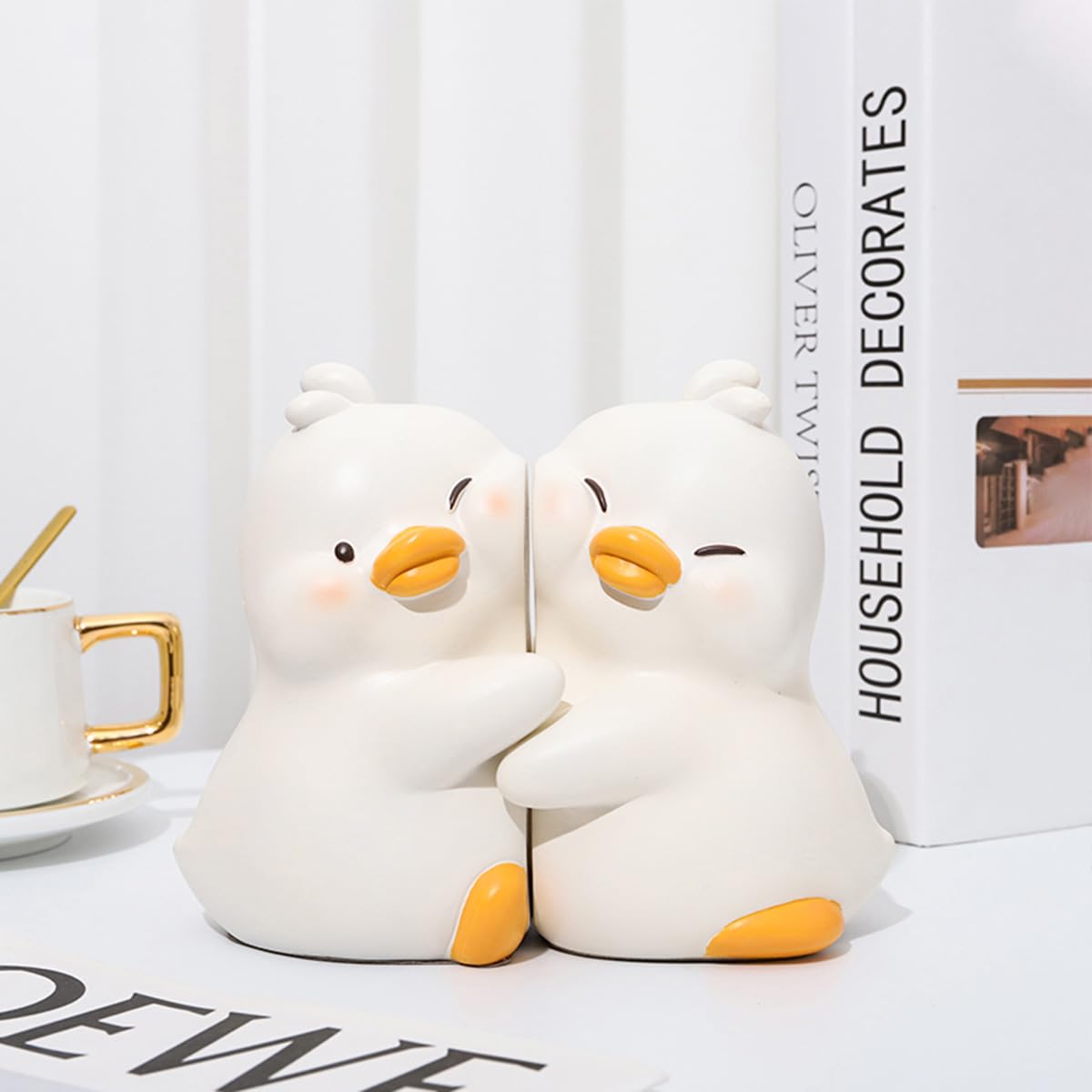 Cute Hug Ducks Decorative Bookends, Unique Book Ends to Hold Books Creative Resin Book Holder Stopper for Home Office Desk Bookshelf Decoration