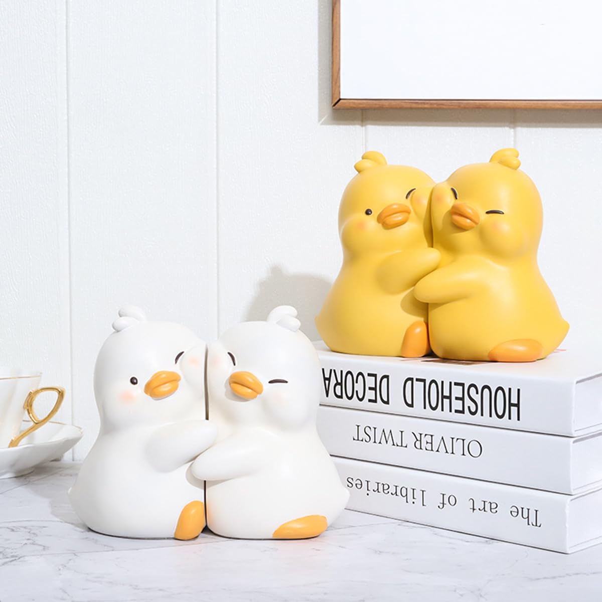 Cute Hug Ducks Decorative Bookends, Unique Book Ends to Hold Books Creative Resin Book Holder Stopper for Home Office Desk Bookshelf Decoration