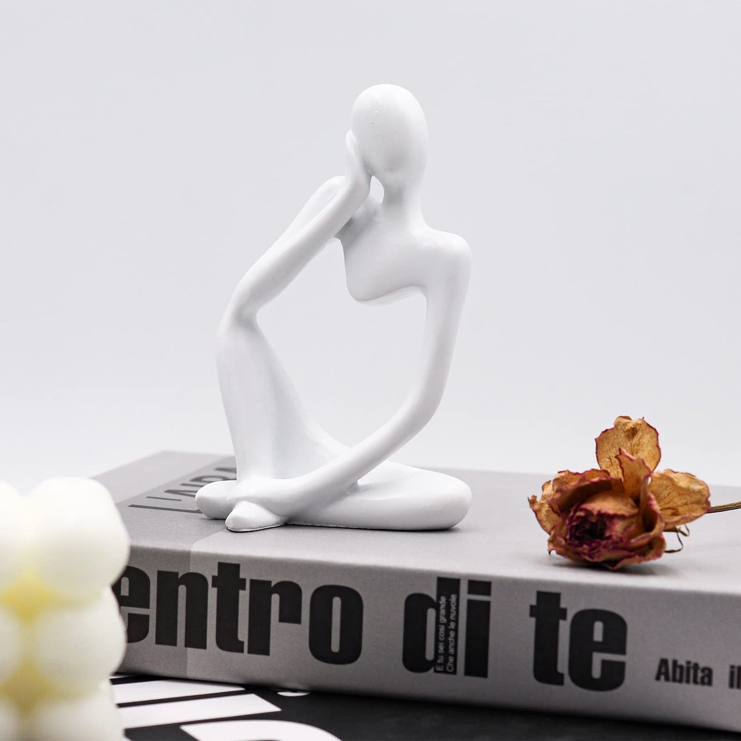 Thinker Sculptures, Sandstone Resin Thinker Statue Ornaments, Abstract Style Housewarming Gifts, Living Room Dining Desk Decorations (Right, Small)