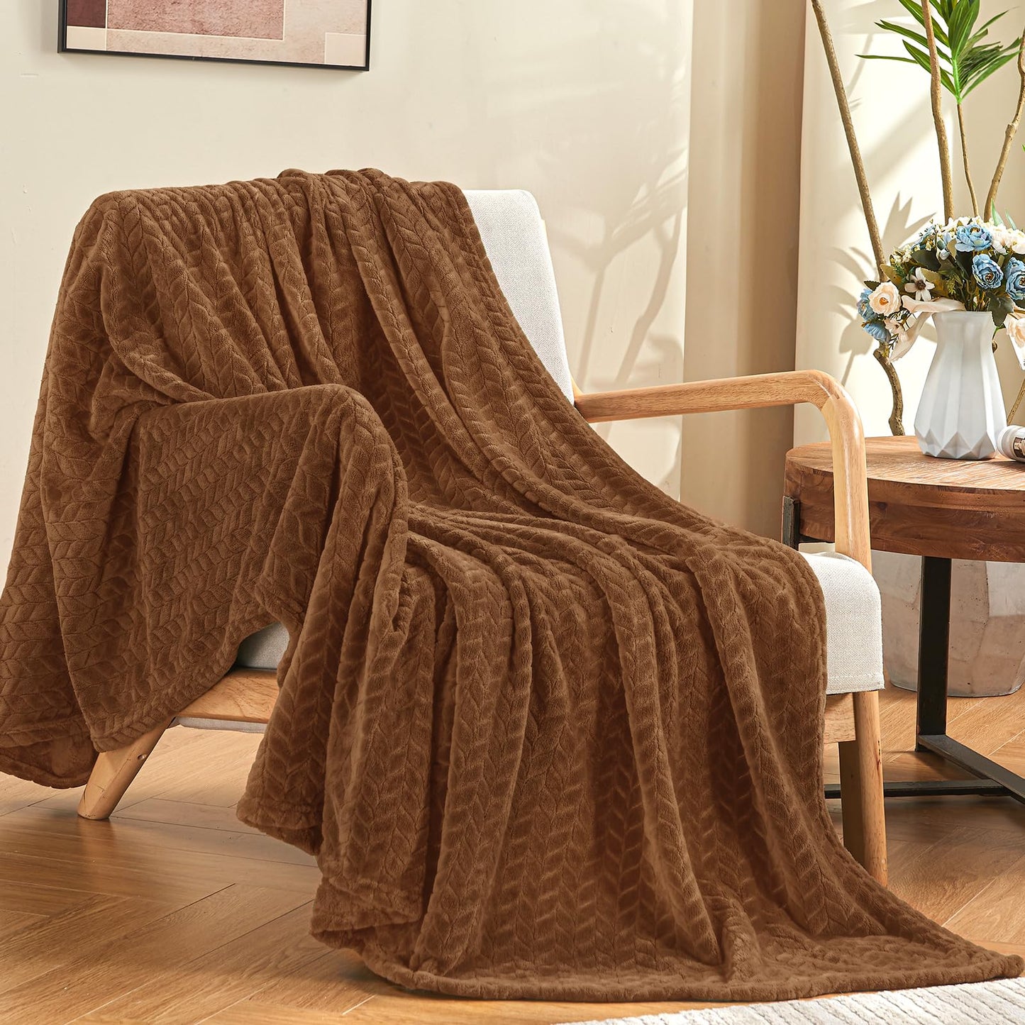 Super Soft Flannel Cozy Blankets for Adults, Washable Lightweight Blanket for Couch Sofa