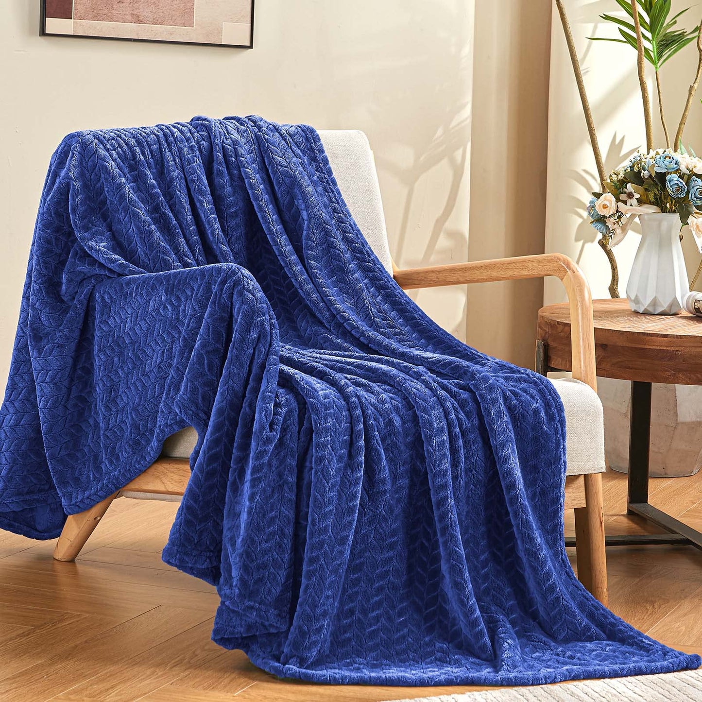 Super Soft Flannel Cozy Blankets for Adults, Washable Lightweight Blanket for Couch Sofa