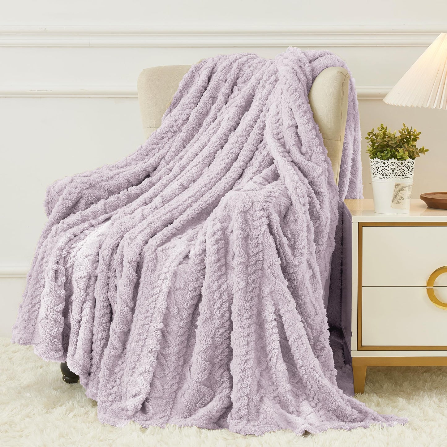 Cozy Soft Lightweight Fuzzy Throw Blanket for Couch, Warm Present for Birthday, Christmas, Halloween