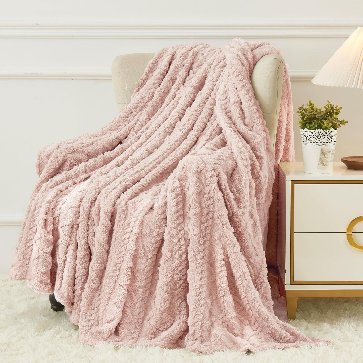 Cozy Soft Lightweight Fuzzy Throw Blanket for Couch, Warm Present for Birthday, Christmas, Halloween