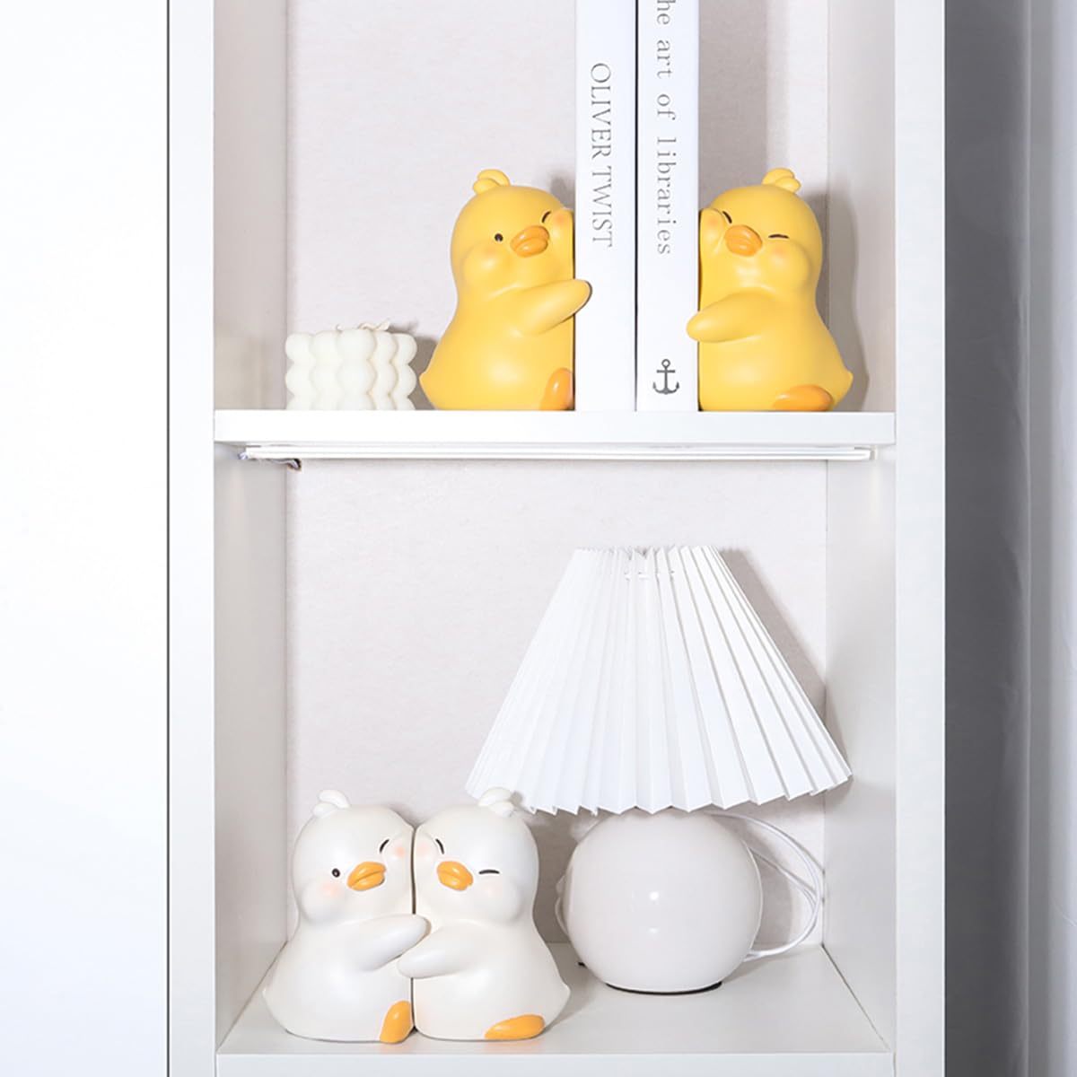 Cute Hug Ducks Decorative Bookends, Unique Book Ends to Hold Books Creative Resin Book Holder Stopper for Home Office Desk Bookshelf Decoration