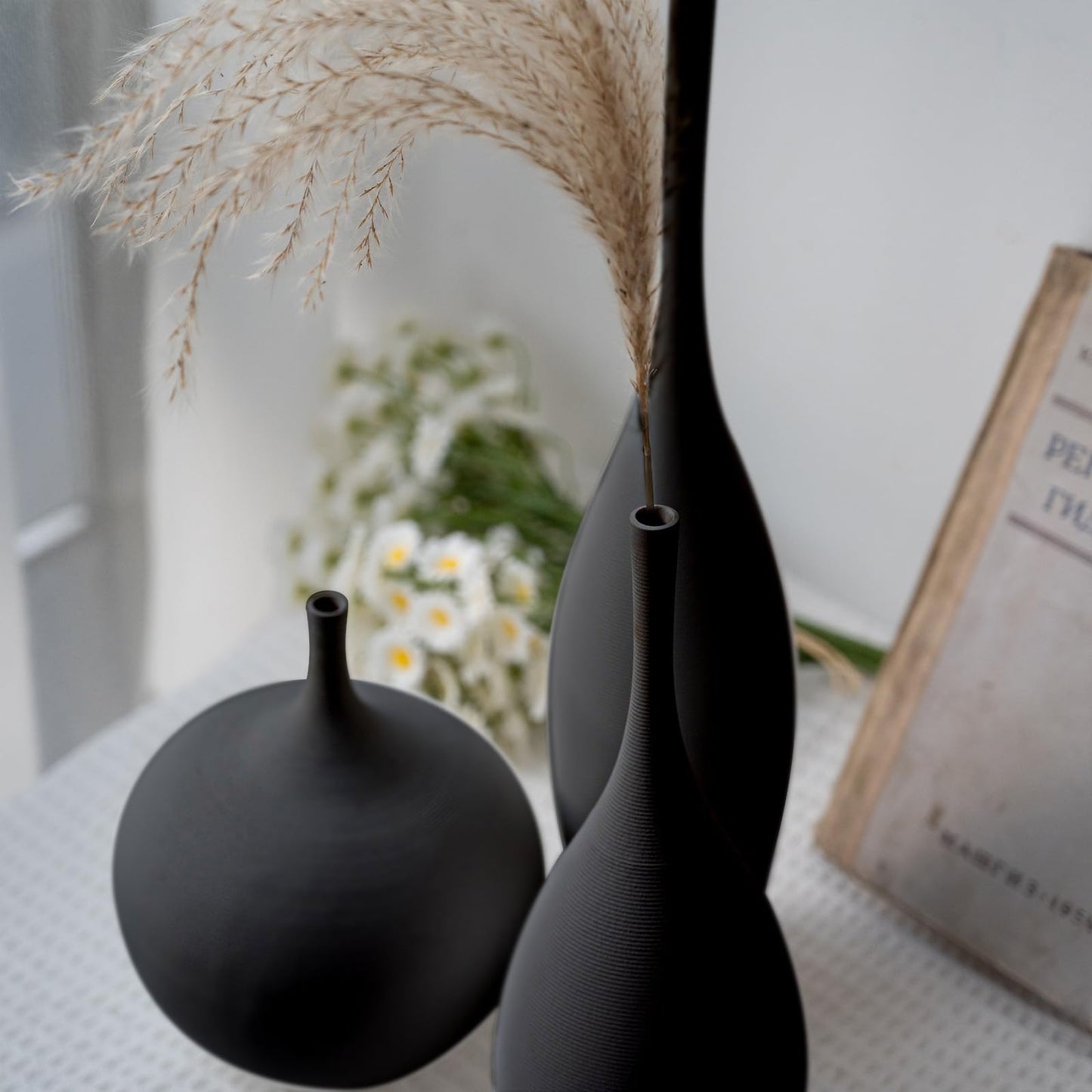 White Ceramic Vase Modern Boho Wabi-Sabi Flower Vase Set of 3 Decorative Aesthetic Vases for Centerpieces Pampas Matte Minimalist Vases for Living Room Table Shelf Home Decor Gift