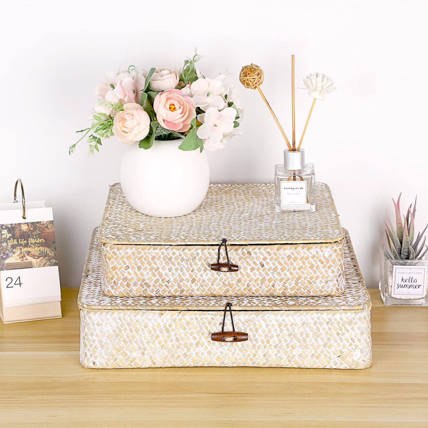 Hipiwe Set of 2 Flat Woven Wicker Storage Bins with Lid Natural Seagrass Basket Multipurpose Home Boxes for Shelf Organizer (Coffee)