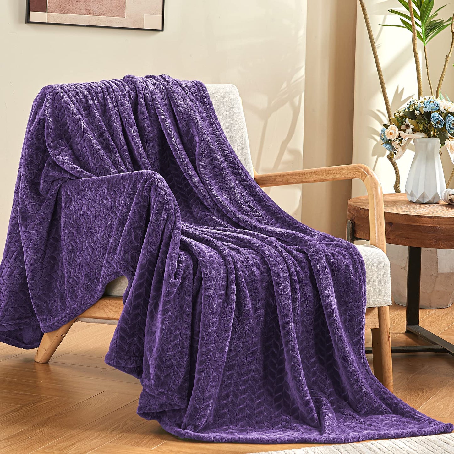 Super Soft Flannel Cozy Blankets for Adults, Washable Lightweight Blanket for Couch Sofa