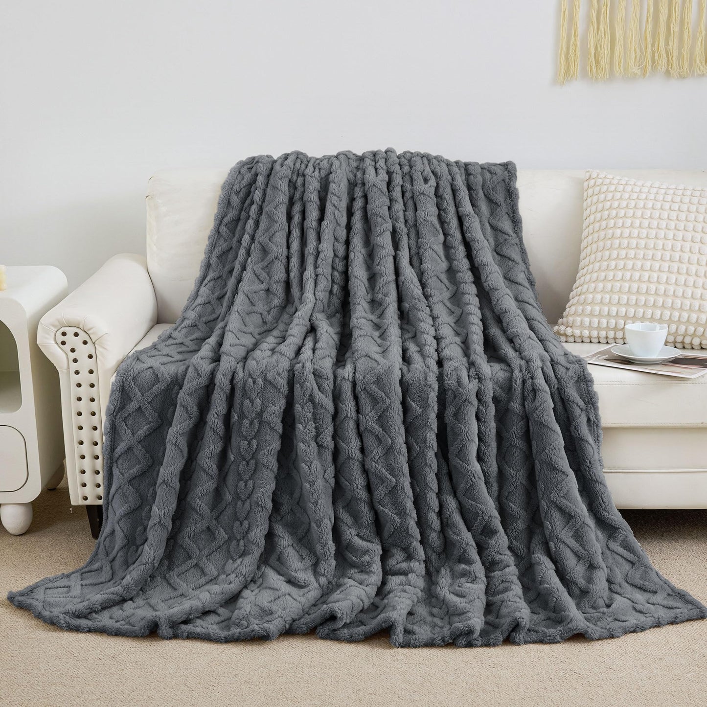 Cozy Soft Lightweight Fuzzy Throw Blanket for Couch, Warm Present for Birthday, Christmas, Halloween
